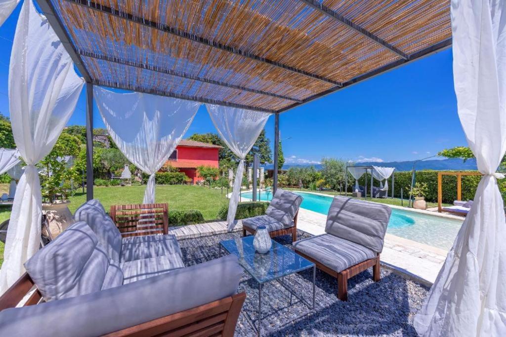 La Casa Fra Gli Ulivi Luxury Apartments With Pool Near Cinque Terre And Tuscany Monte Marcello Bagian luar foto
