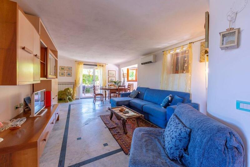 La Casa Fra Gli Ulivi Luxury Apartments With Pool Near Cinque Terre And Tuscany Monte Marcello Bagian luar foto