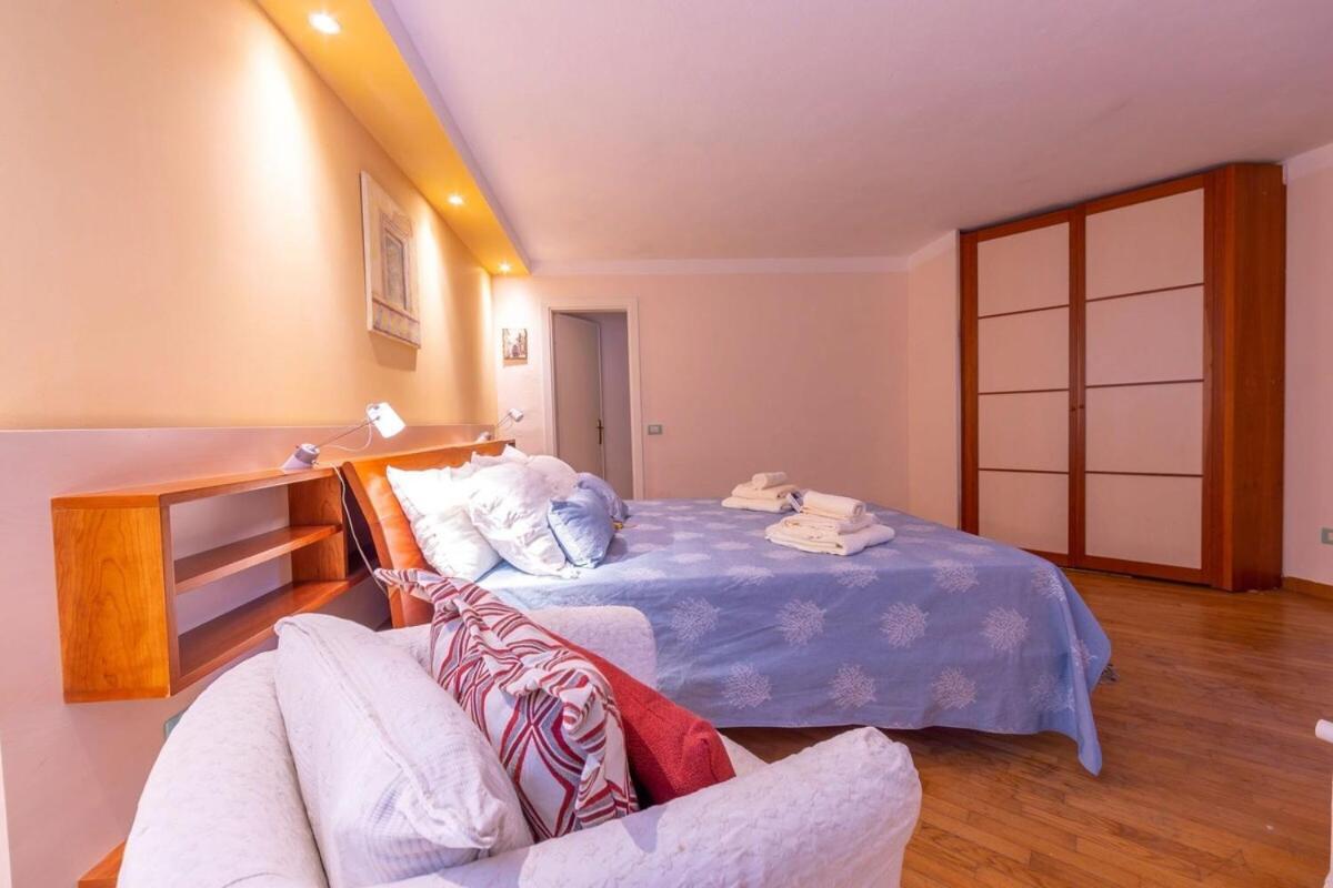 La Casa Fra Gli Ulivi Luxury Apartments With Pool Near Cinque Terre And Tuscany Monte Marcello Bagian luar foto