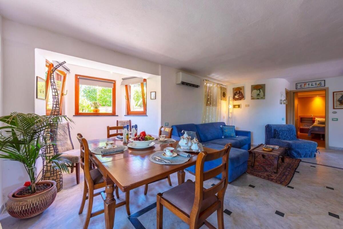 La Casa Fra Gli Ulivi Luxury Apartments With Pool Near Cinque Terre And Tuscany Monte Marcello Bagian luar foto